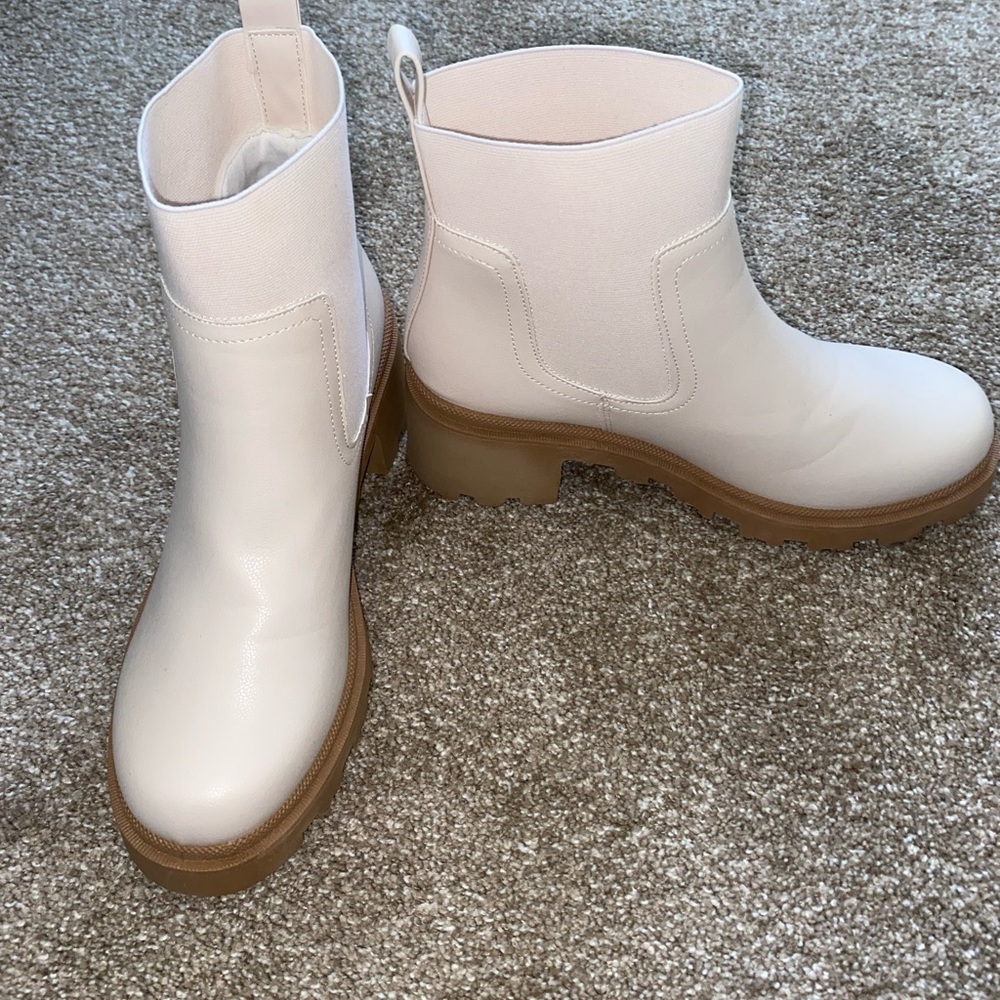 Pink lily boots